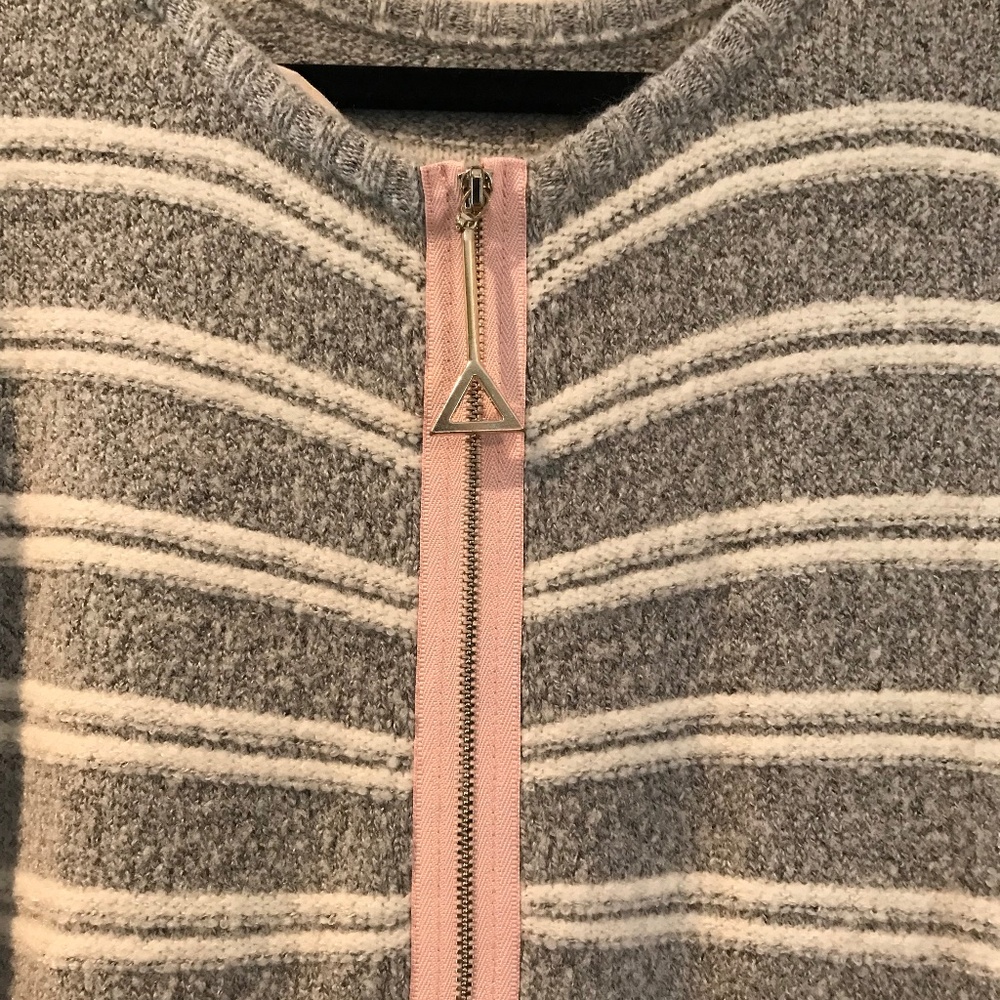 Soft Surroundings Gray, White, & Pink Oversized Sweater,  Size Med - Picture 3 of 5